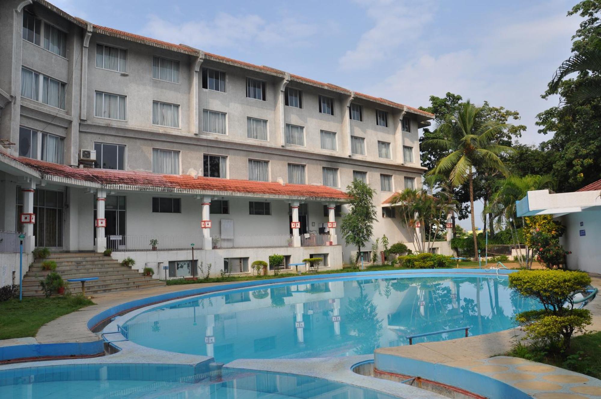 Hotel Ramee Guestline Tirupati Exterior foto